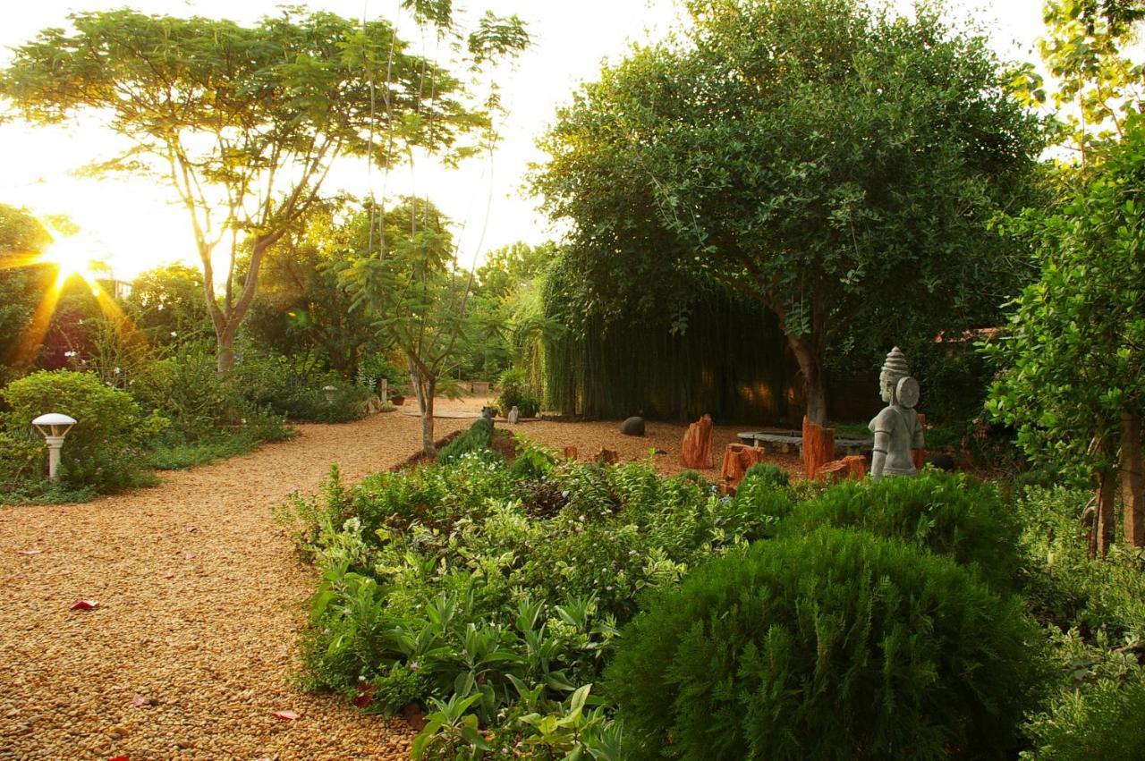 Gaia'S Garden Guest House Auroville Exterior foto